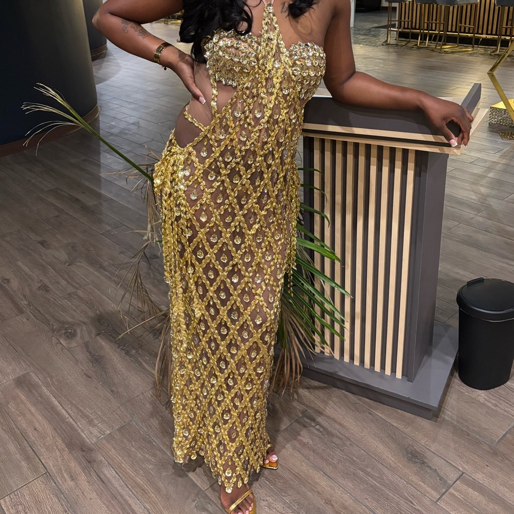 Elegant Gold Sequin Dress